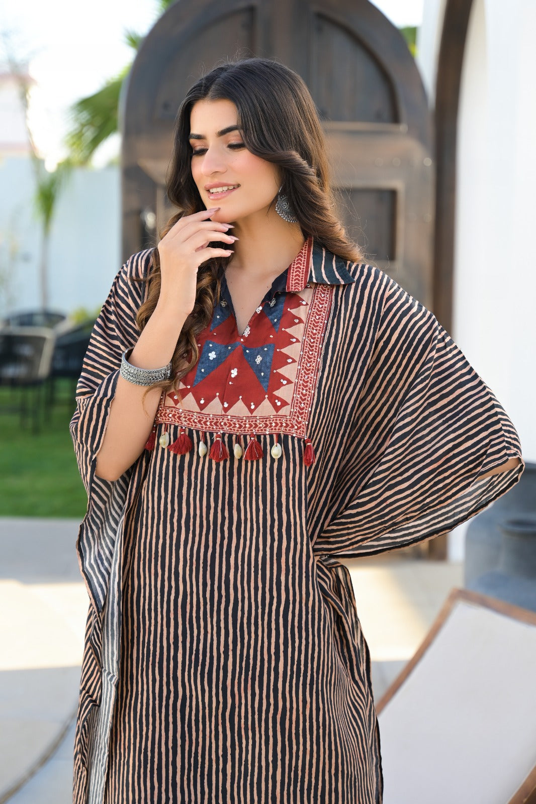 Kaftan Set embroidered with stripe and bold prints