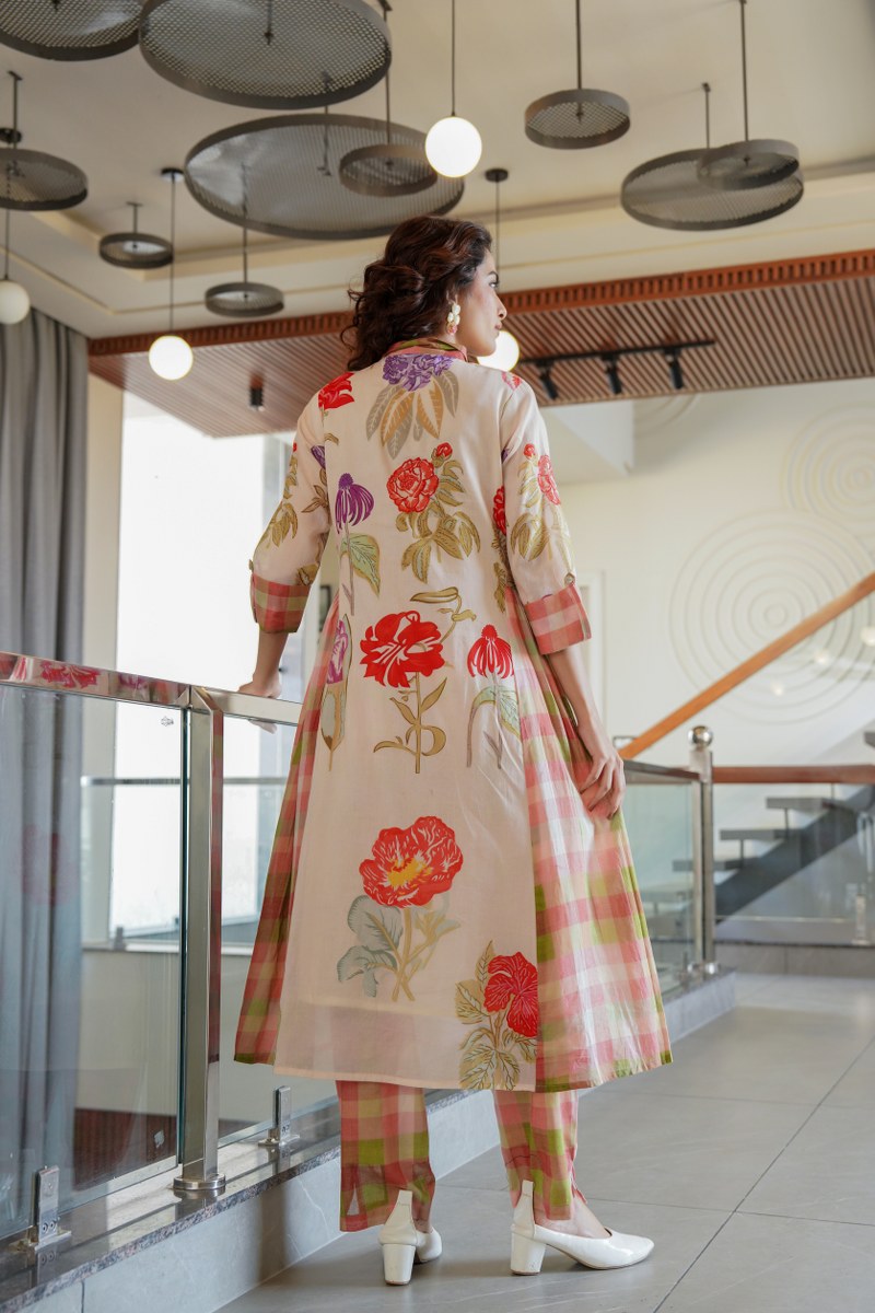 Women Floral Printed Cotton A-Line Kurti Pant set| Checkered & floral design Collar Neck| Daily And Occasion Wear