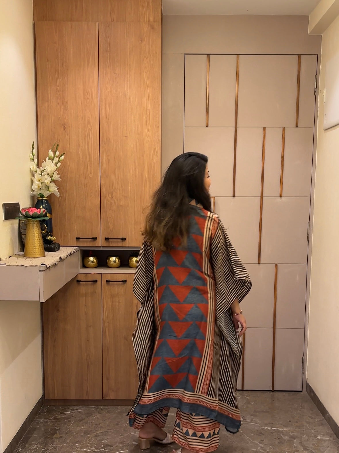 Kaftan Set embroidered with stripe and bold prints