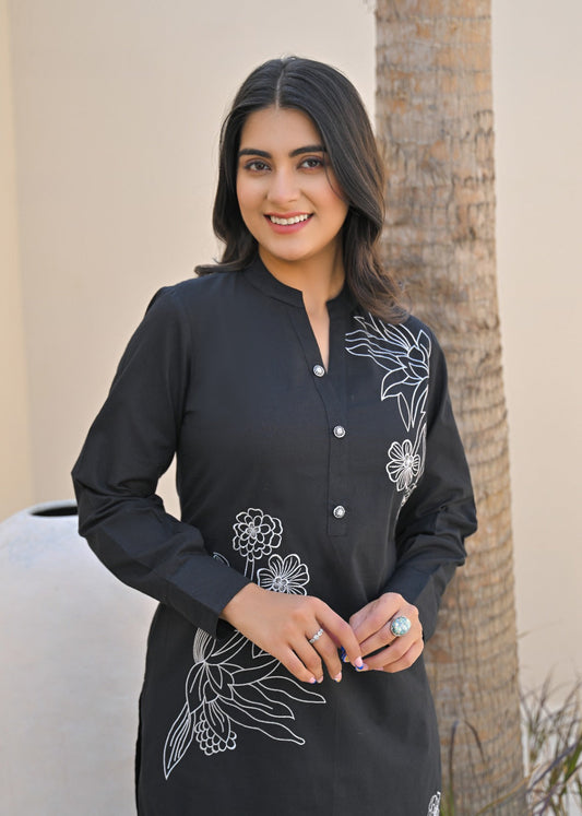 Black full sleeve embroidered V neck Cotton Kurti Pant set