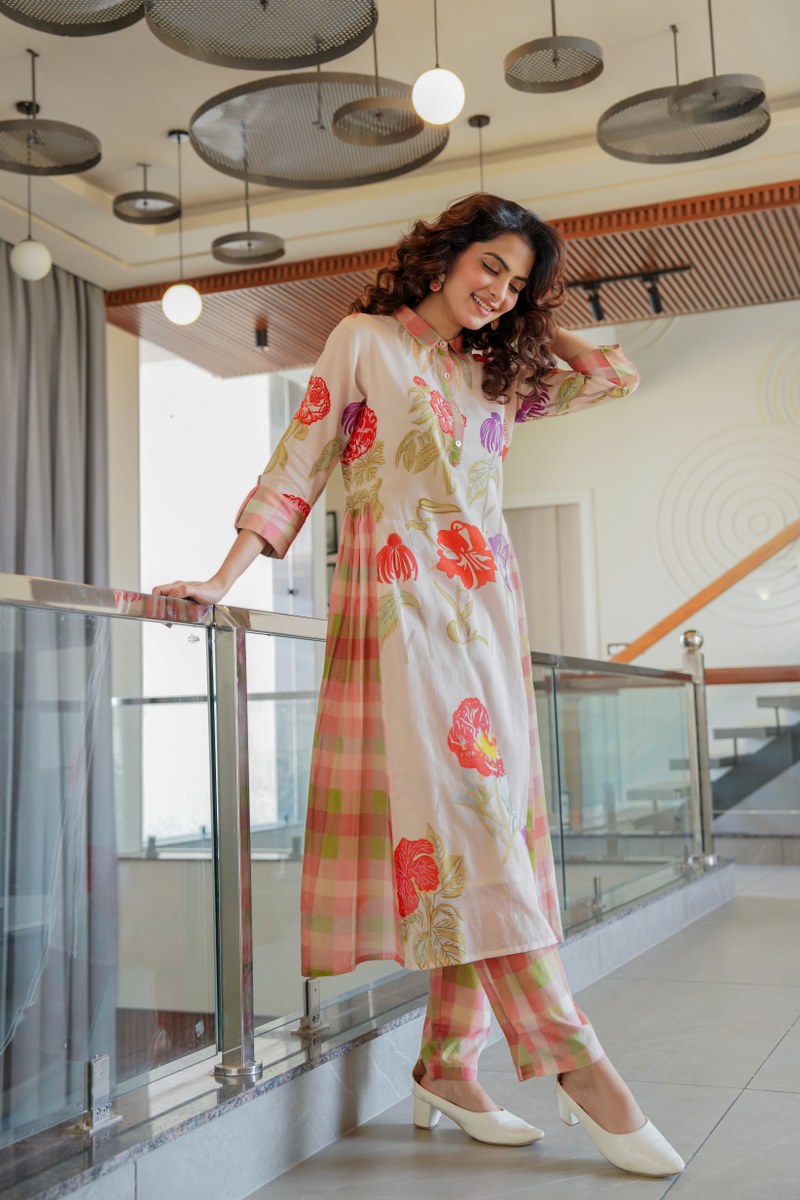 Women Floral Printed Cotton A-Line Kurti Pant set| Checkered & floral design Collar Neck| Daily And Occasion Wear