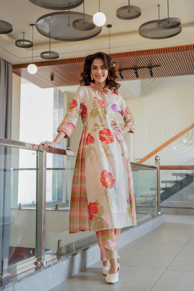 Women Floral Printed Cotton A-Line Kurti Pant set| Checkered & floral design Collar Neck| Daily And Occasion Wear