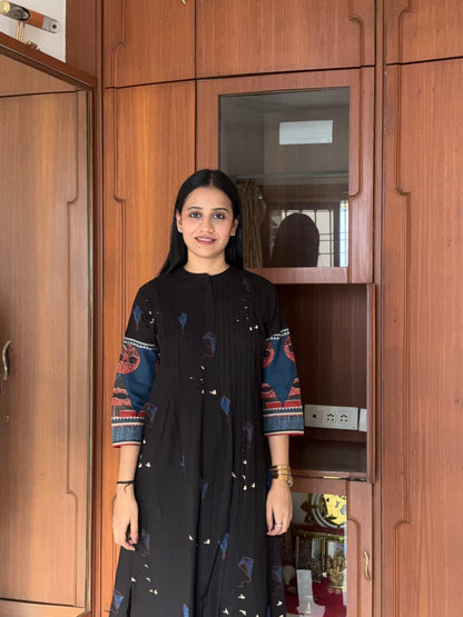 Black Kite Motif Printed Kurta Pant Set