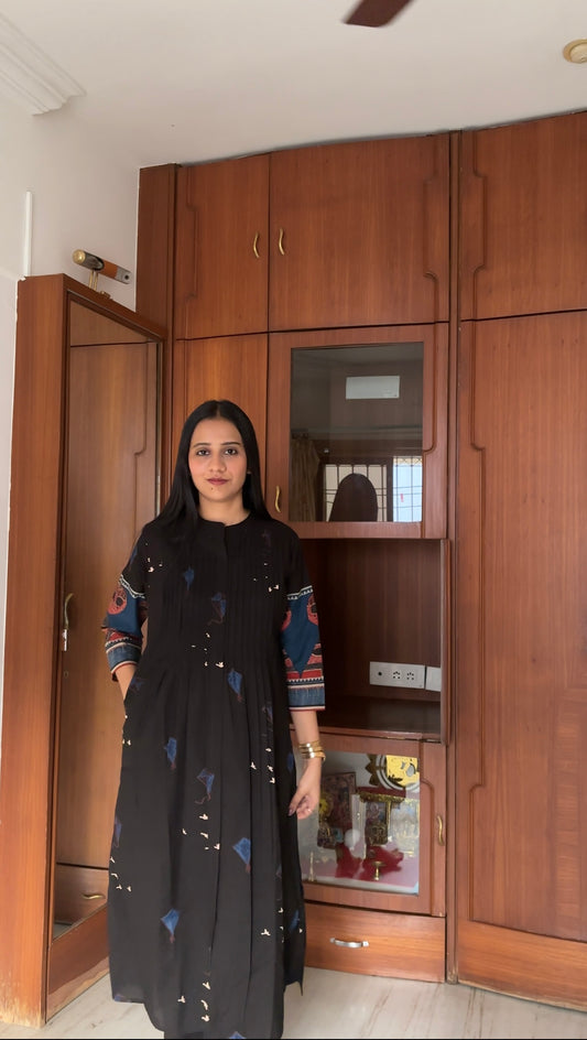 Uttarayan/Makarsankranti Special Kite Motif Printed Kurta Pant Set