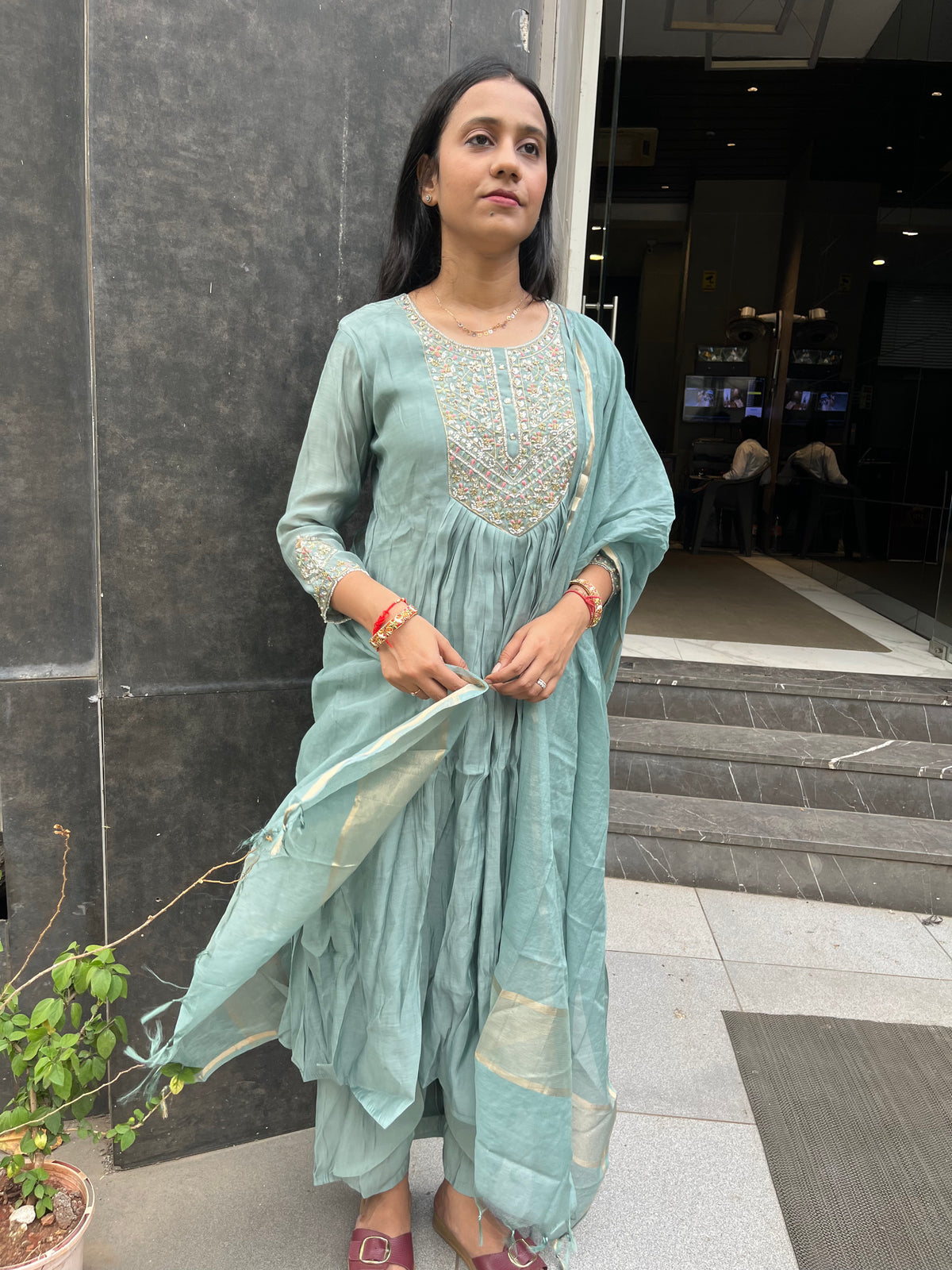 Chaand Embroidered Kurta Pant Dupatta Set
