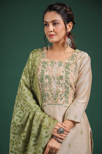 Women’s handwoven suit on Jamdani fabric