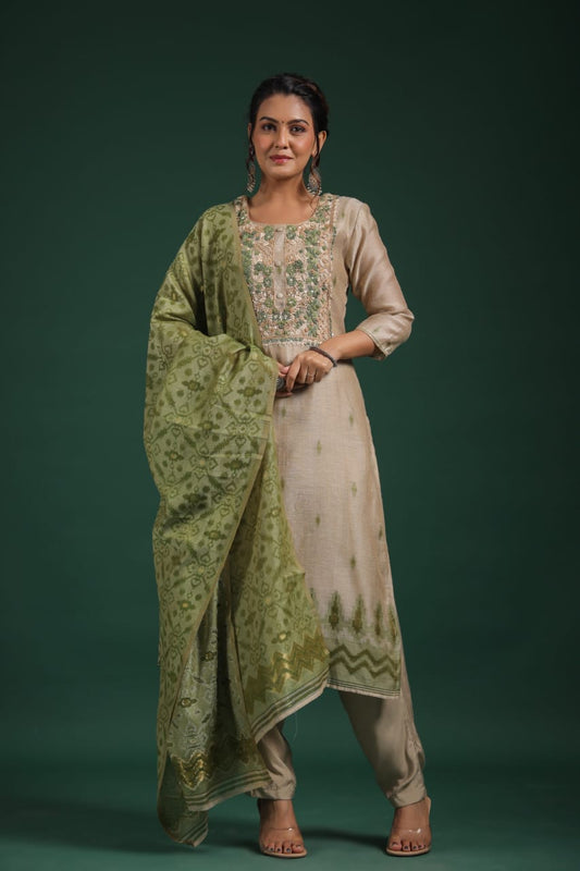 Women’s handwoven suit on Jamdani fabric