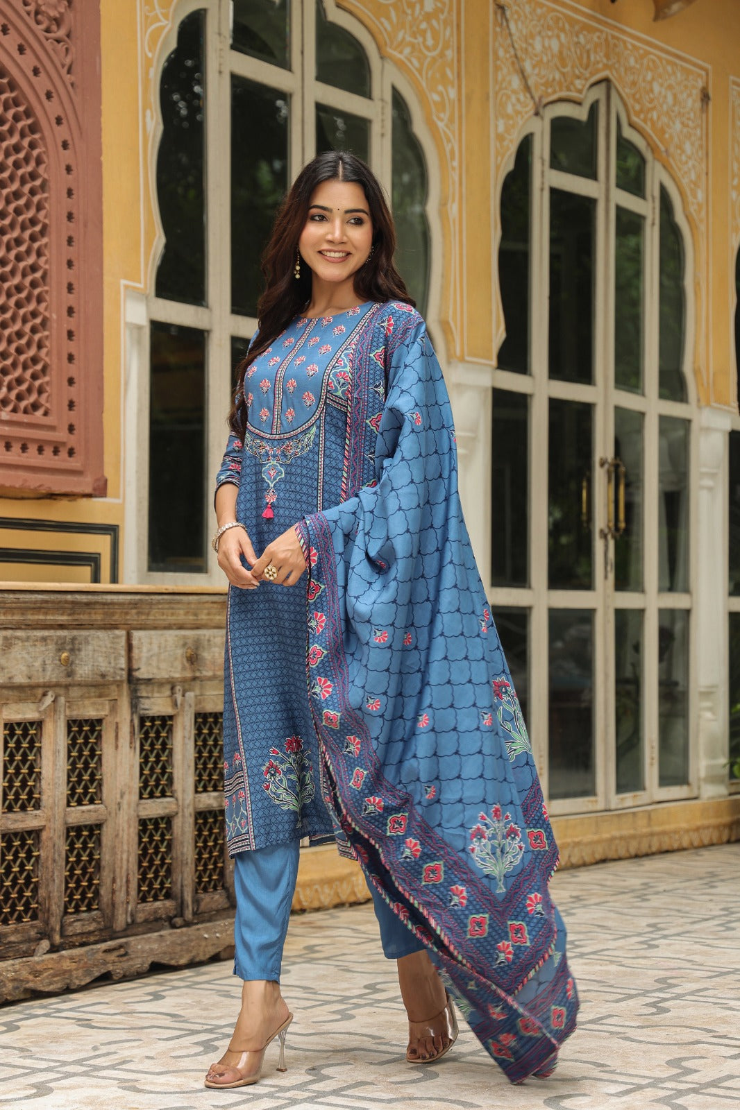 Blue embroidered Salwar suit set - Suit Set Kurti Pant Dupatta Set