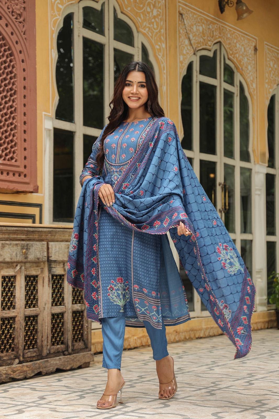 Blue embroidered Salwar suit set - Suit Set Kurti Pant Dupatta Set