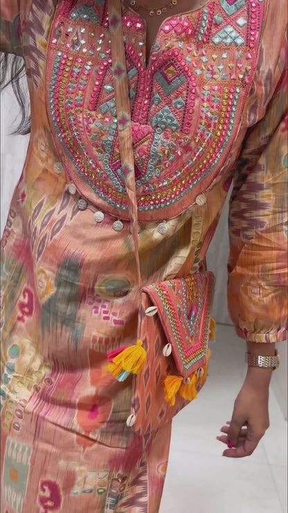 Indo-western Kurta Pant set Printed with Purse
